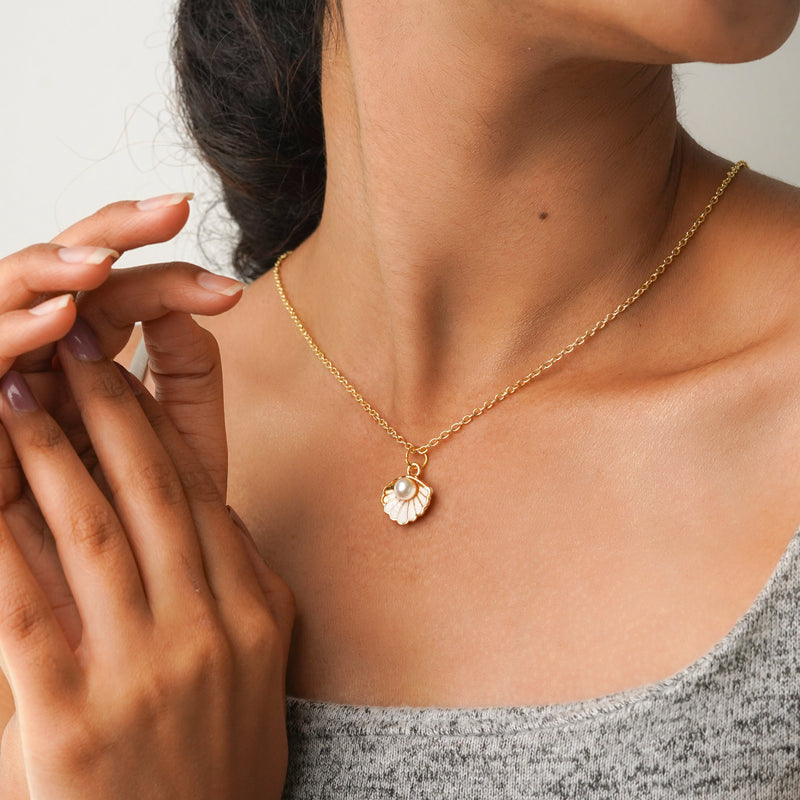 Seashell With Pearl Necklace CHOAL