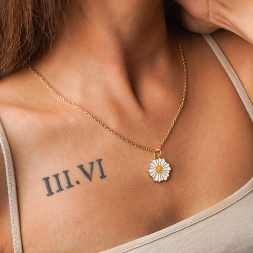 Daisy Enamel Necklace CHOAL White
